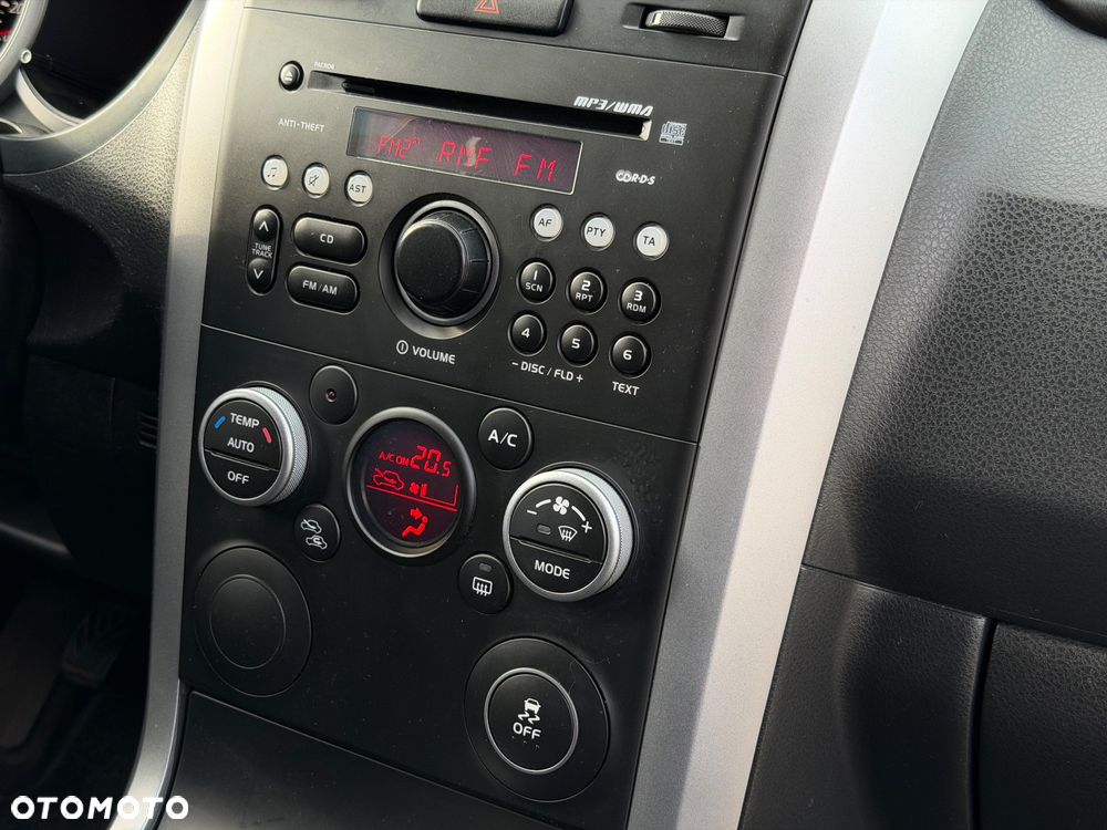 Suzuki Grand Vitara 1.6 Comfort - 32