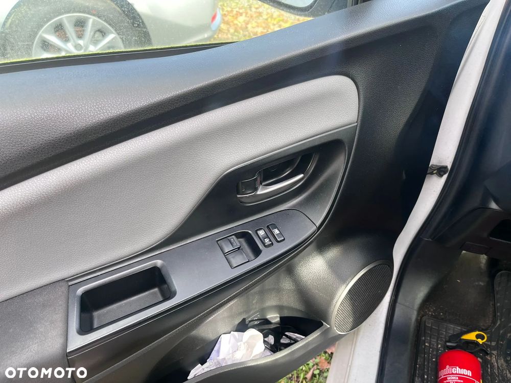 Toyota YARIS - 18