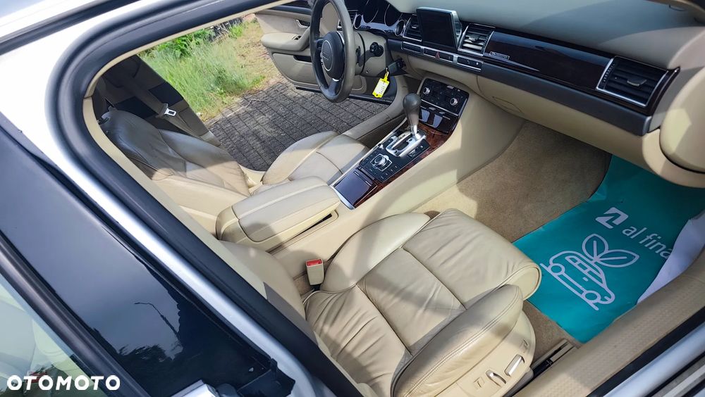 Audi A8 4.2 Quattro - 31