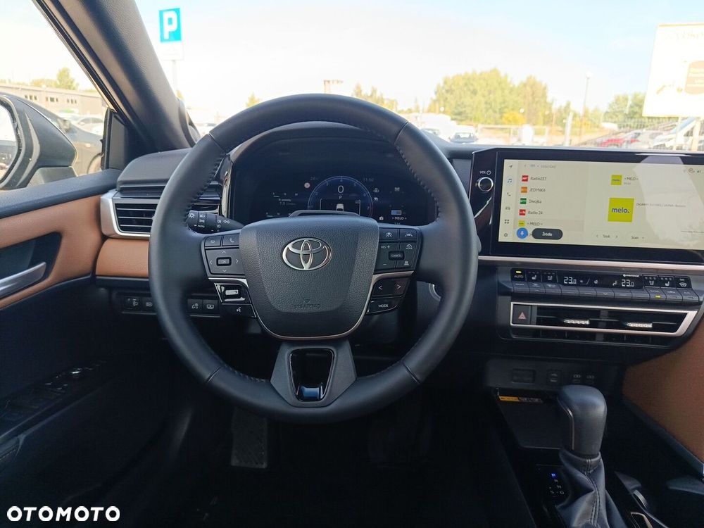 Toyota Camry - 12