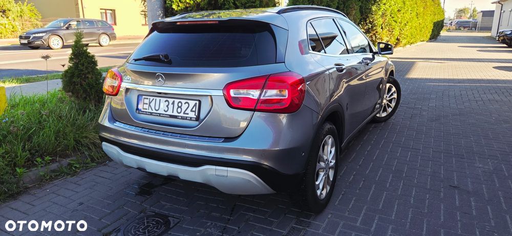 Mercedes-Benz GLA - 12