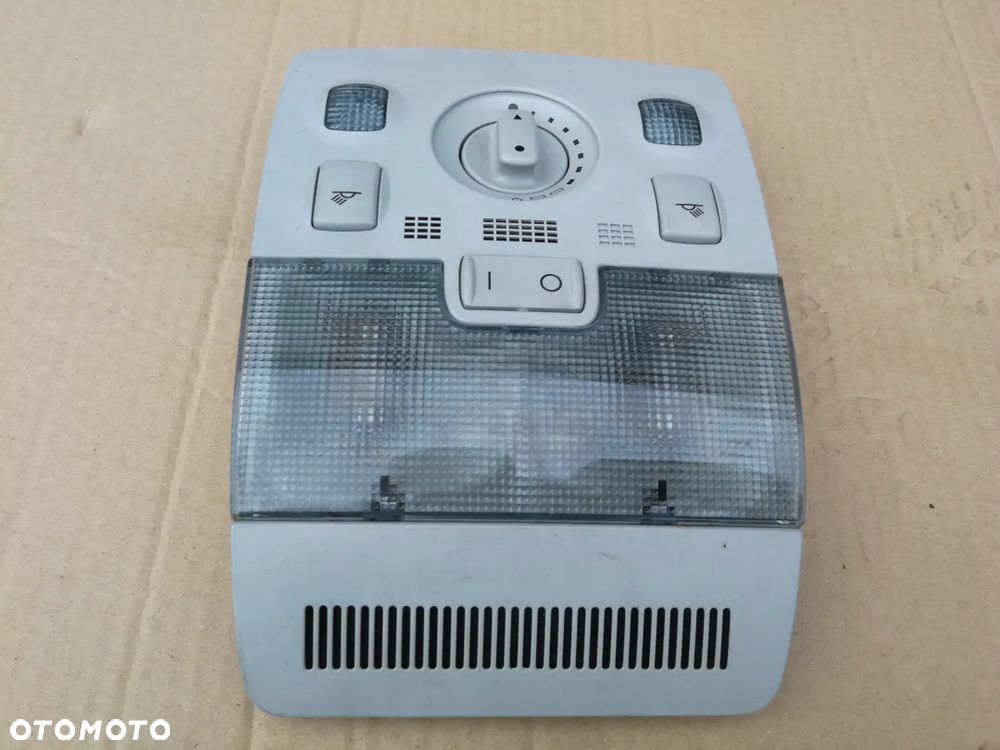 Audi A3 8P lampka oświetleni Kabiny szyberdach - 4