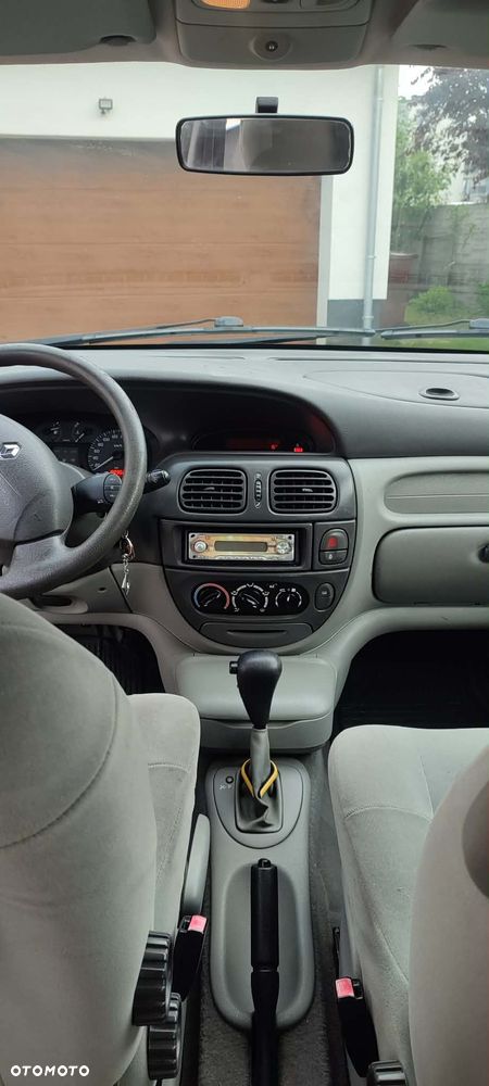 Renault Scenic 1.6 16V EXpression - 4