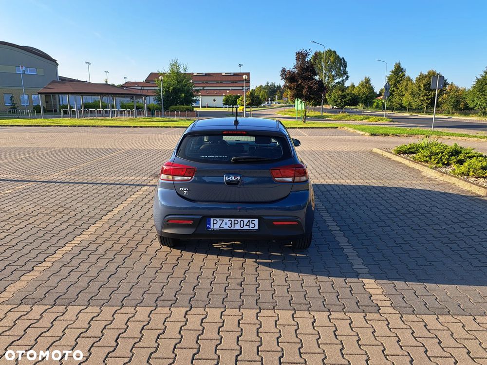Kia Rio 1.2 L - 5