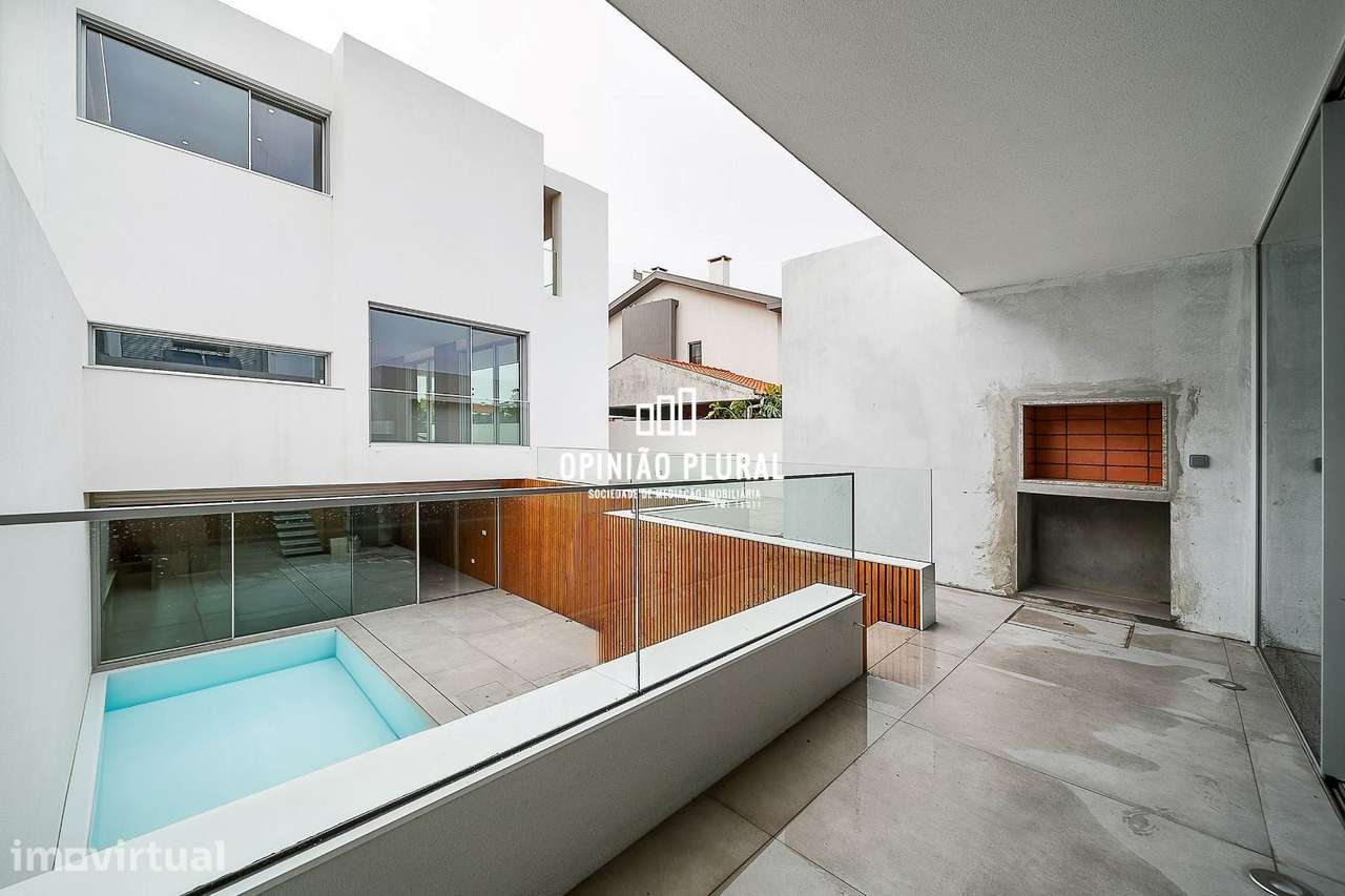 Espaçosa Moradia T4 com Escritório e Piscina - Pronta a Habitar - Grande imagem: 4/40
