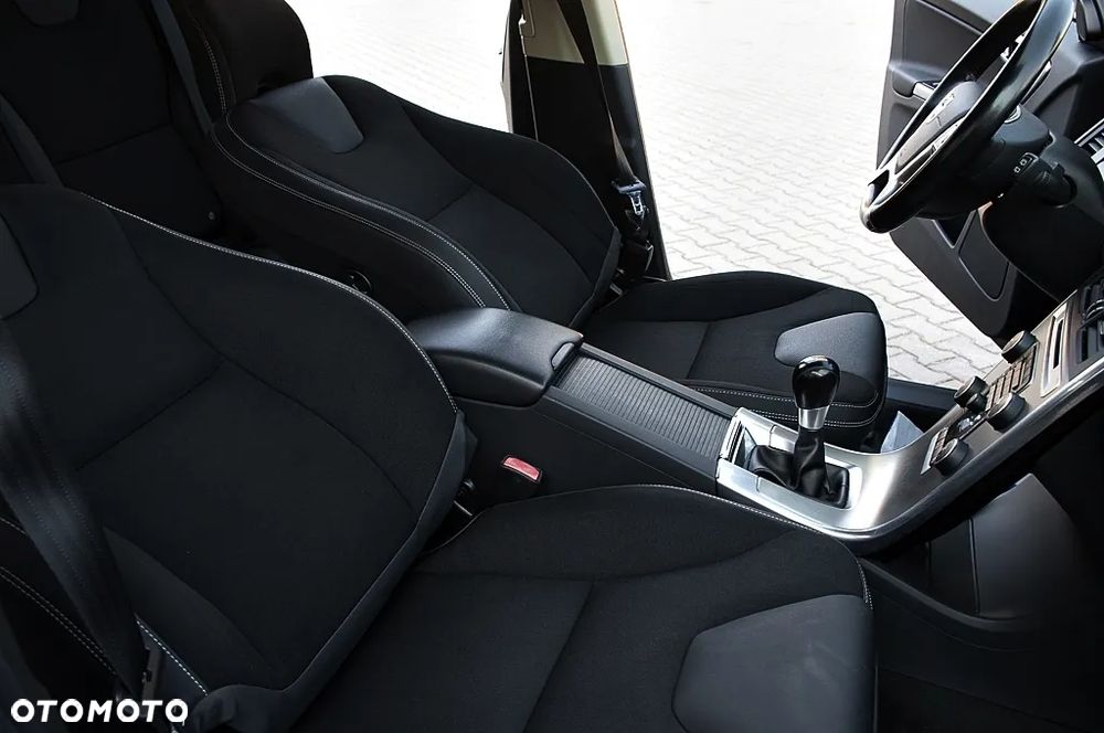 Volvo XC 60 DRIVe Momentum - 29