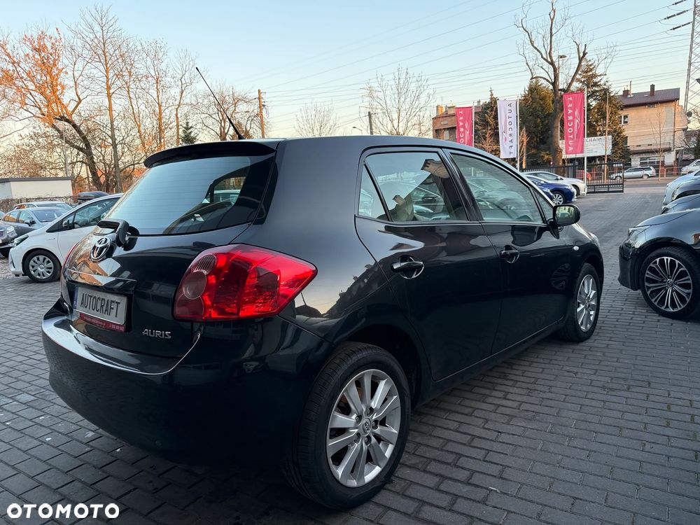 Toyota Auris 1.8 Premium - 25