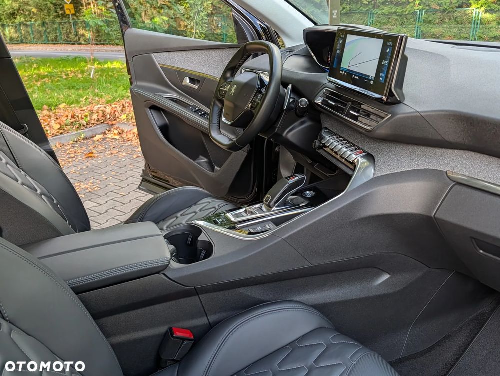 Peugeot 5008 BlueHDi 130 EAT8 Allure - 23