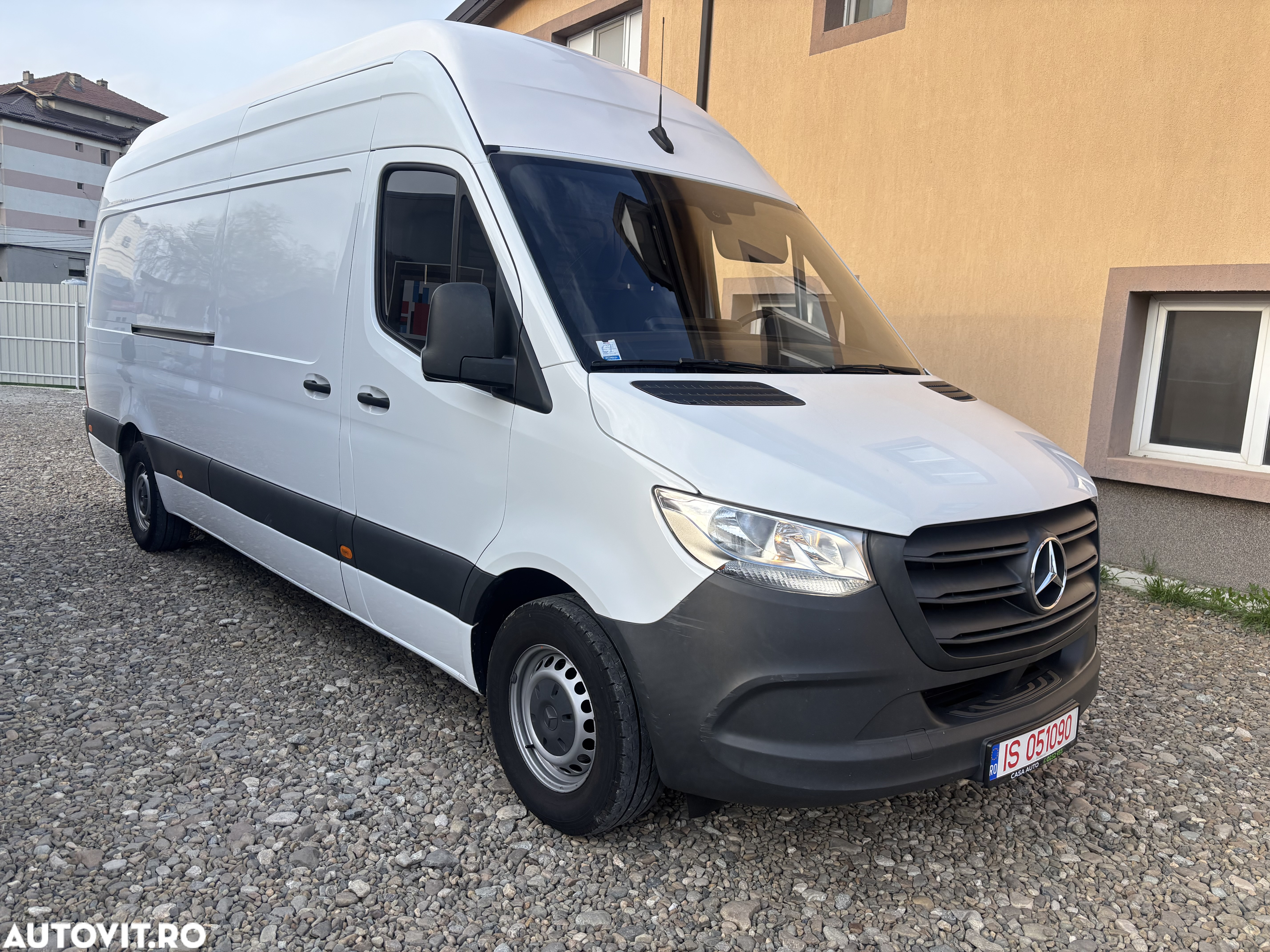 Mercedes-Benz Sprinter - 2