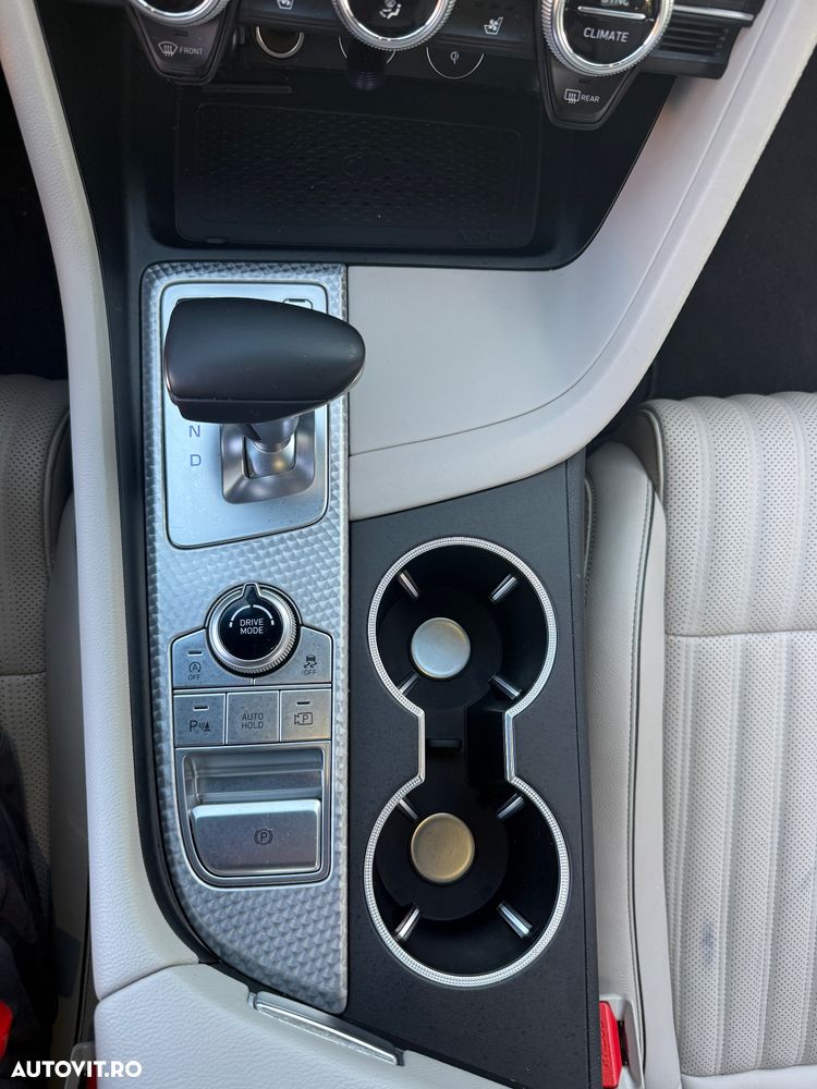 Genesis G70 - 16