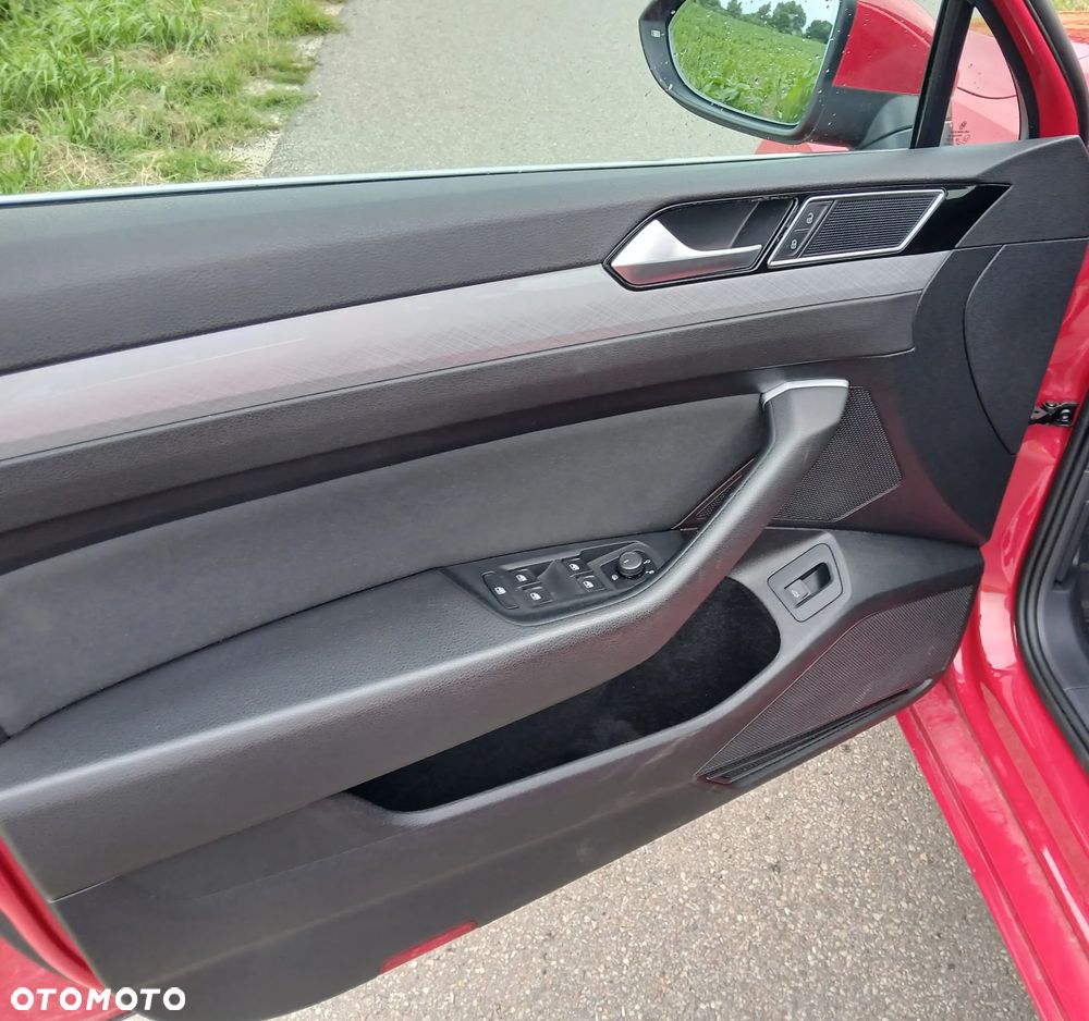 Volkswagen Passat - 10
