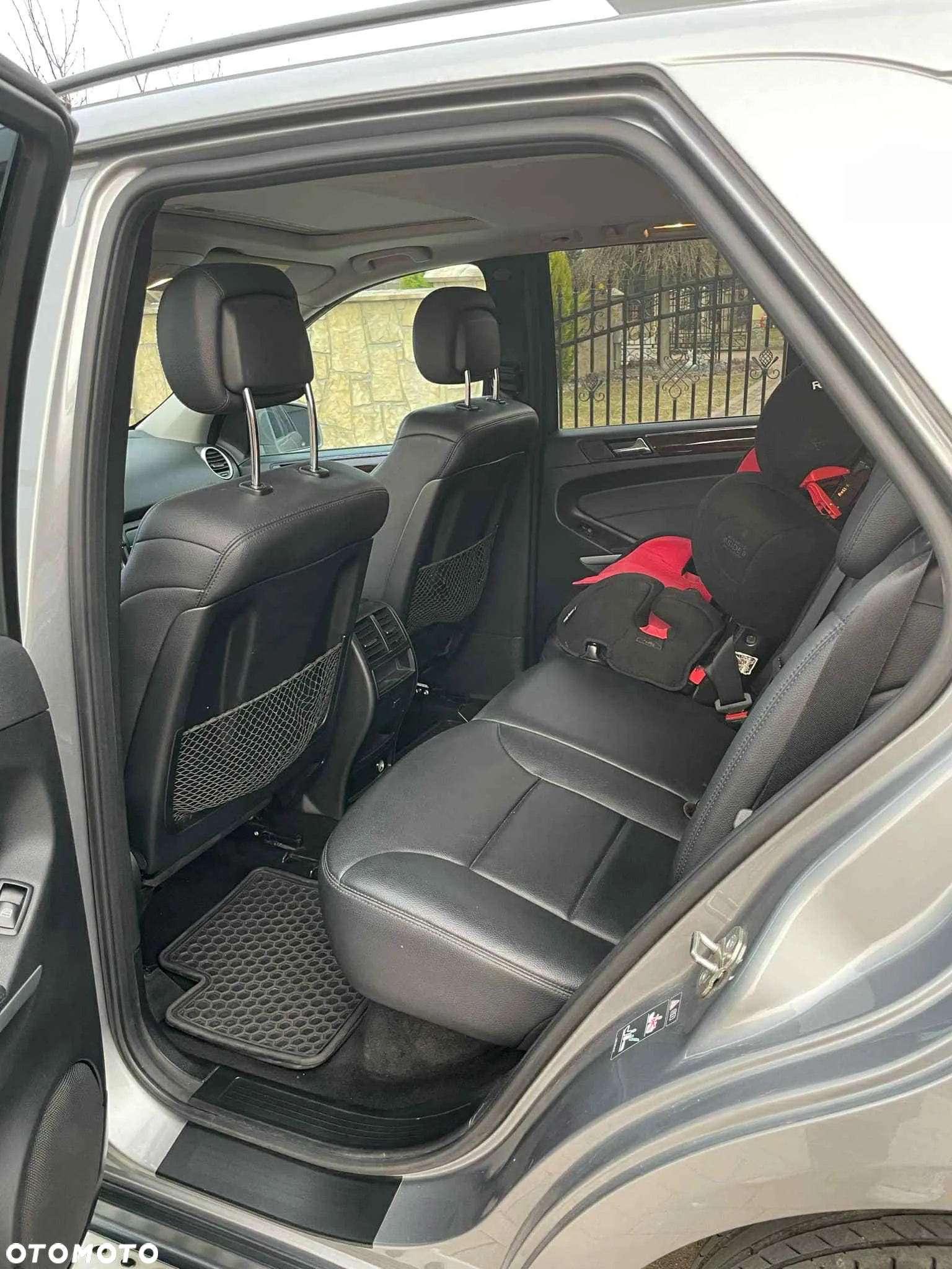 Mercedes-Benz ML 350 BlueTec 4-Matic - 12