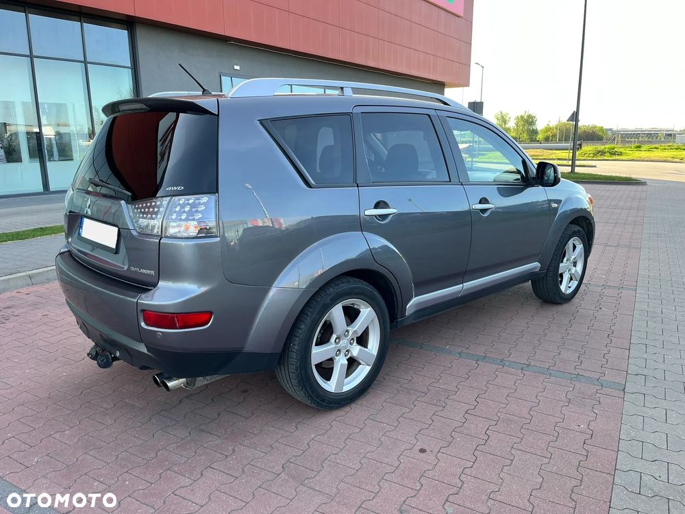 Mitsubishi Outlander 2.2 DID Intense + - 6