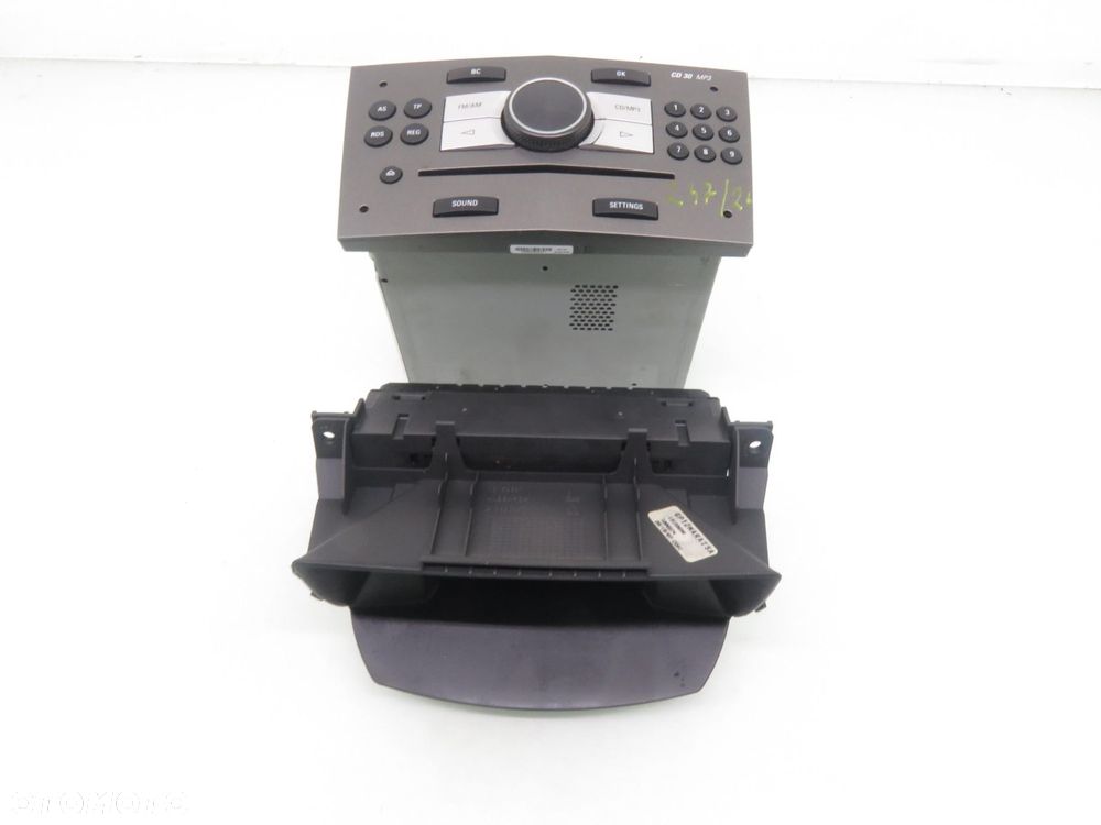RADIO CD30 WYSWIETLACZ OPEL ZAFIRA B 13275077 13255557 497316088 - 2