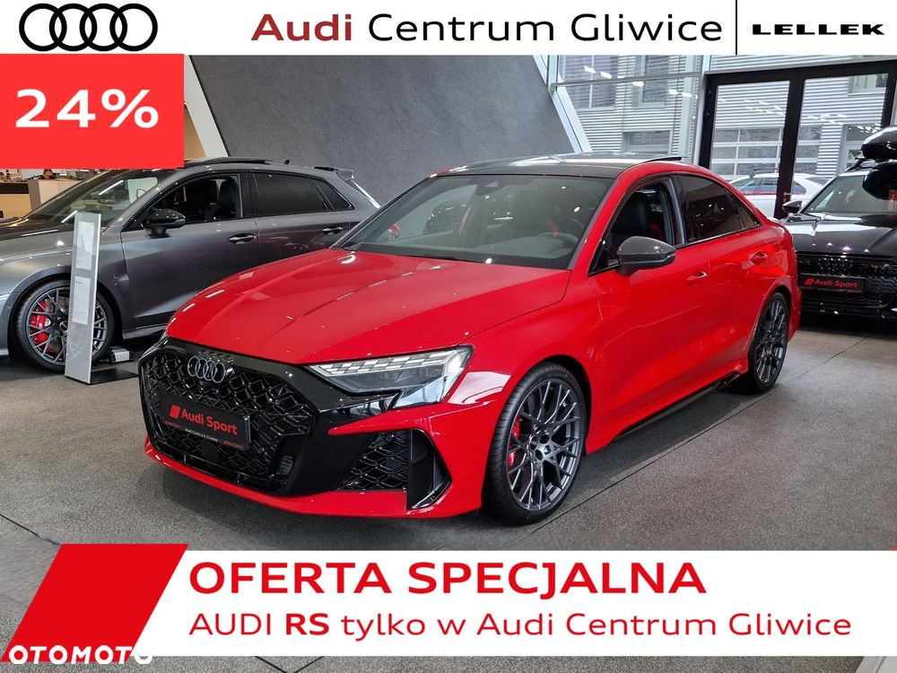 Audi RS3 Limousine - 1