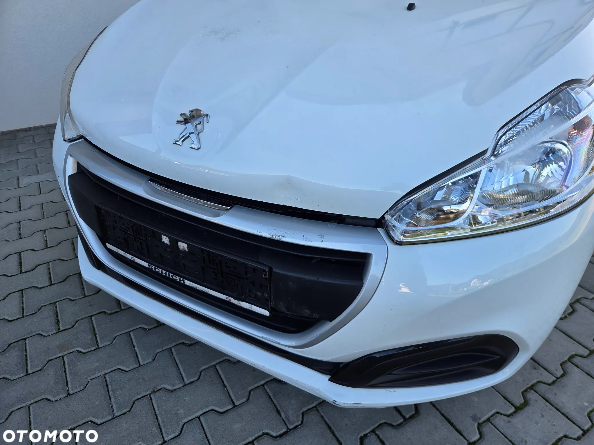 Peugeot 208 - 17