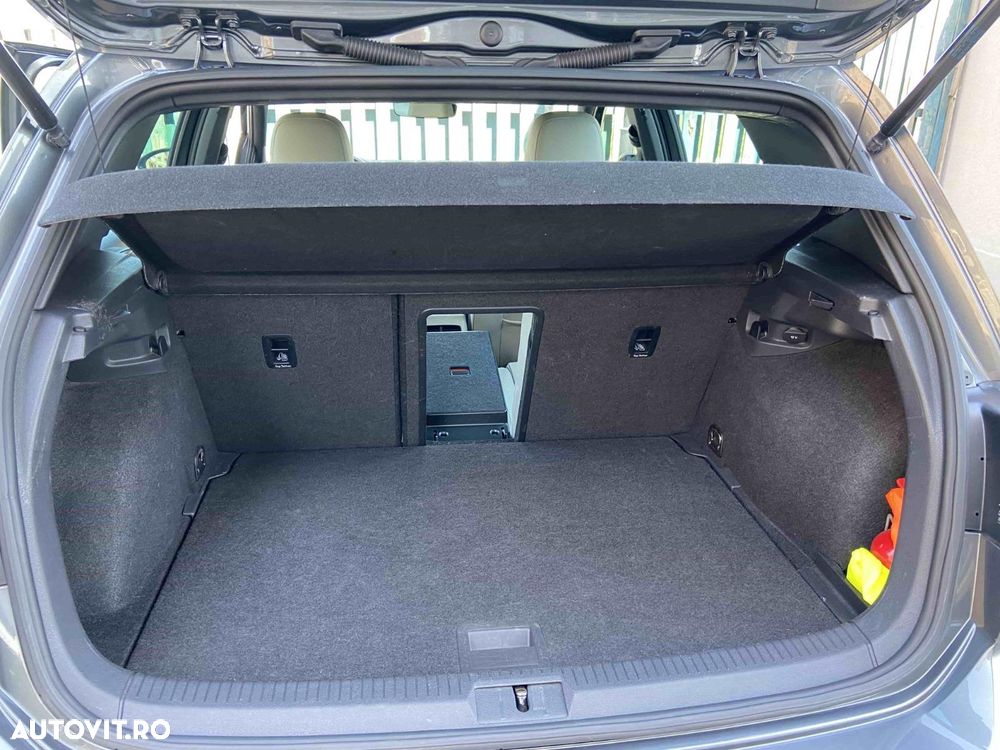 Volkswagen e-Golf - 10