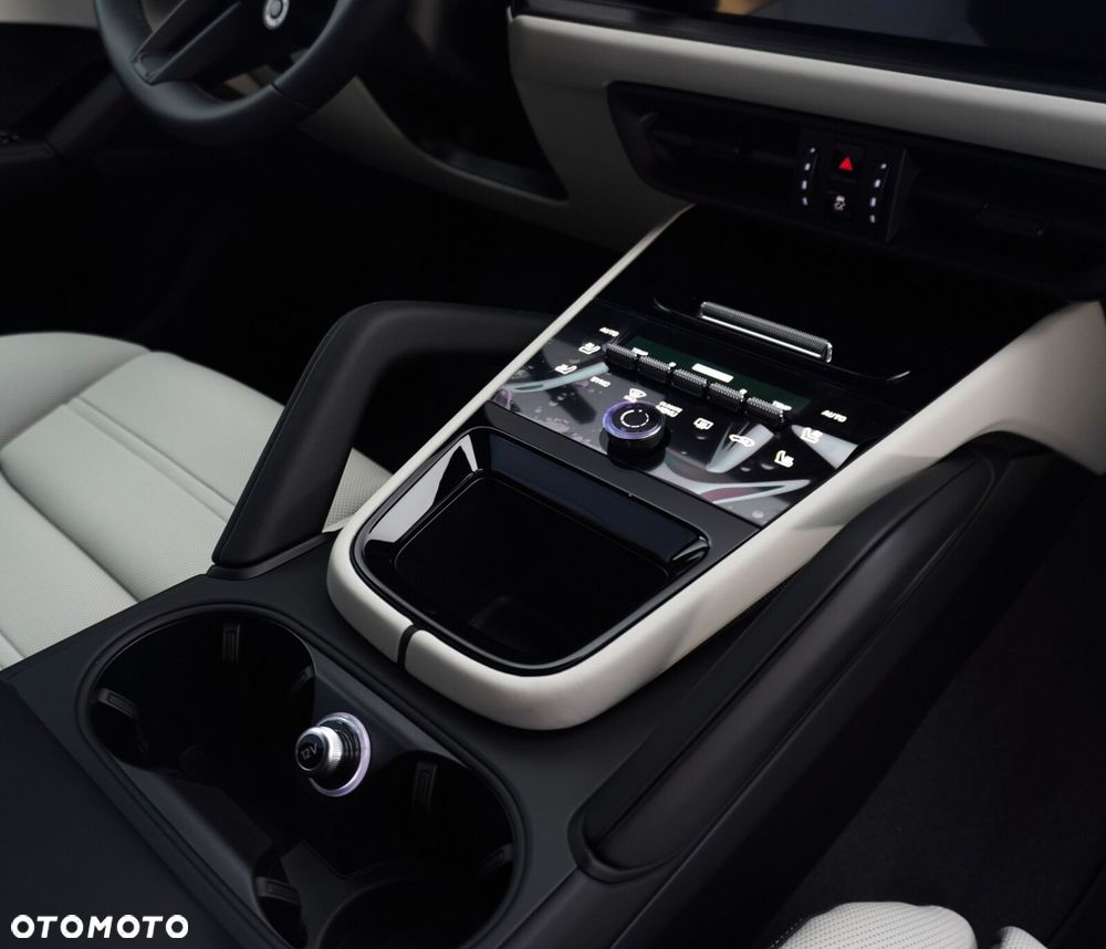 Porsche Cayenne E-Hybrid PHEV Black Edition - 22