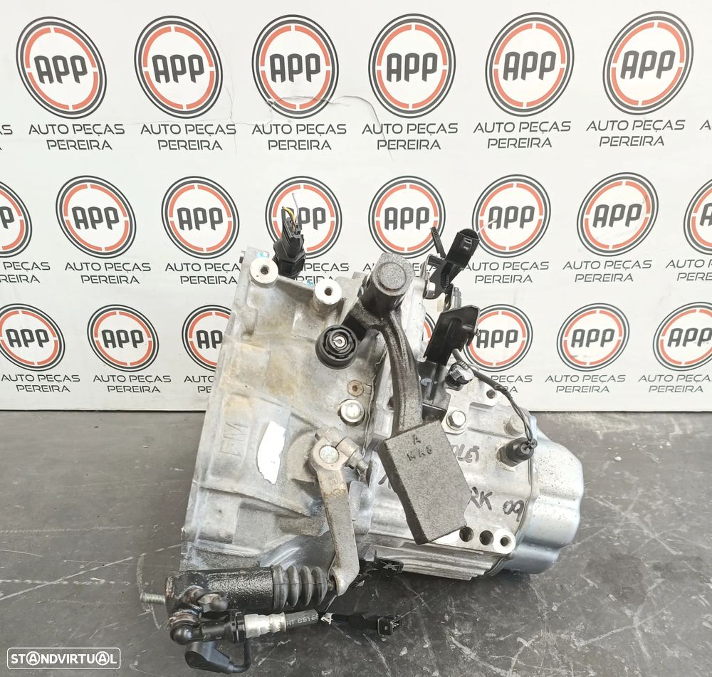 Caixa de velocidades Chevrolet Spark 1.0 de 2010, com embraiagem hidráulica .