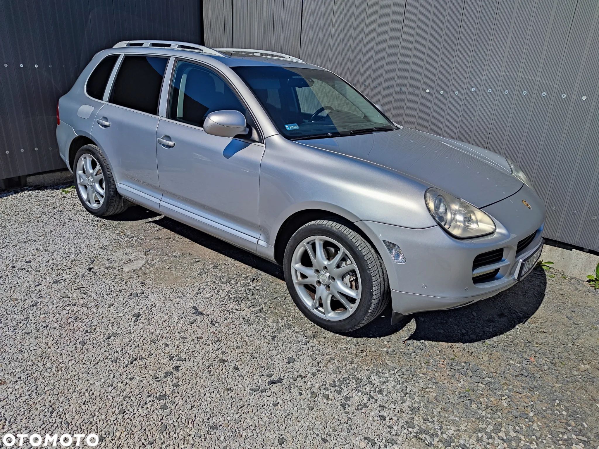 Porsche Cayenne - 1