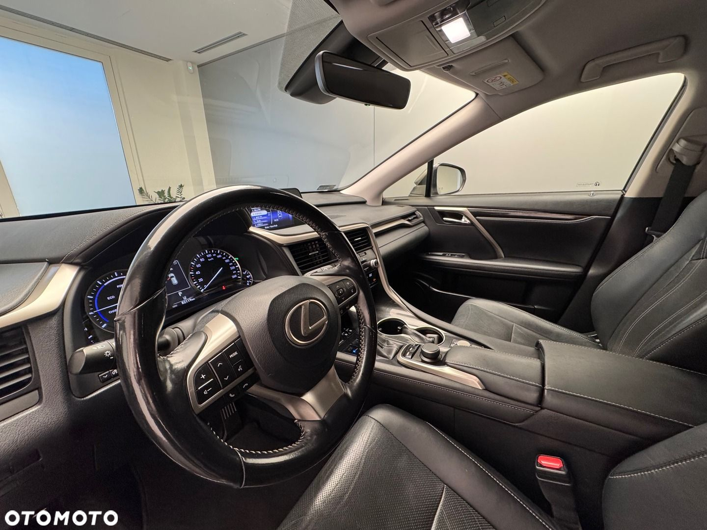 Lexus RX - 12