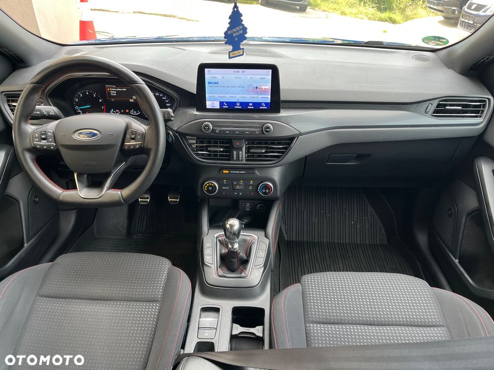 Ford Focus 1.5 EcoBoost ST-Line - 9