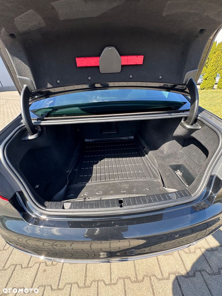 BMW Seria 7 750i xDrive - 15