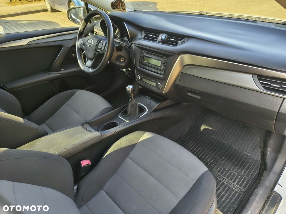 Toyota Avensis 1.8 Active - 7