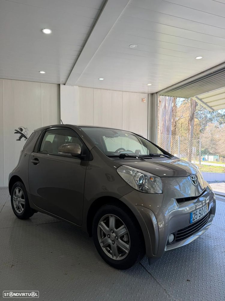 Toyota iQ 1.0 VVT-i Essential+AC - 2