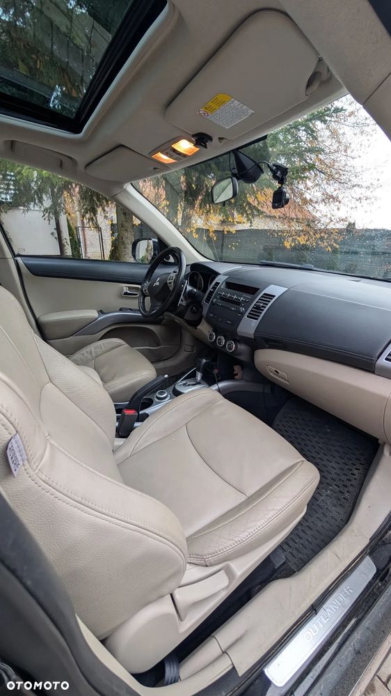 Mitsubishi Outlander 2.4 Instyle EU5 CVT - 18