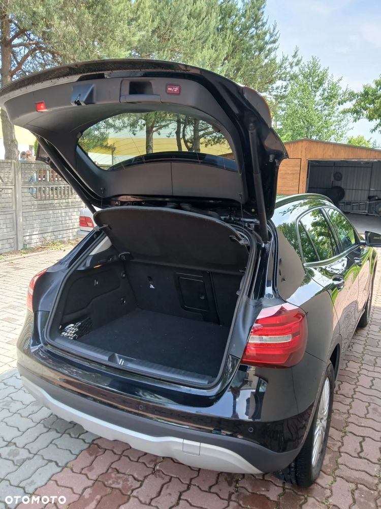 Mercedes-Benz GLA 200 7G-DCT - 5