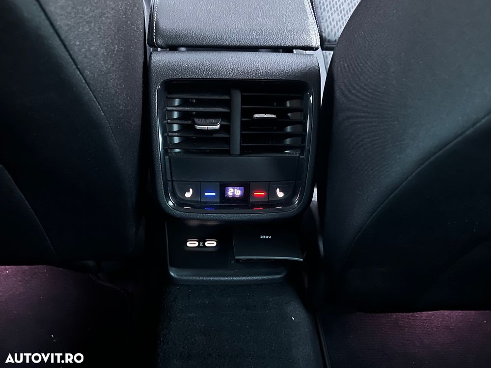 Skoda Octavia Combi 2.0 TDI DSG Exclusive - 31