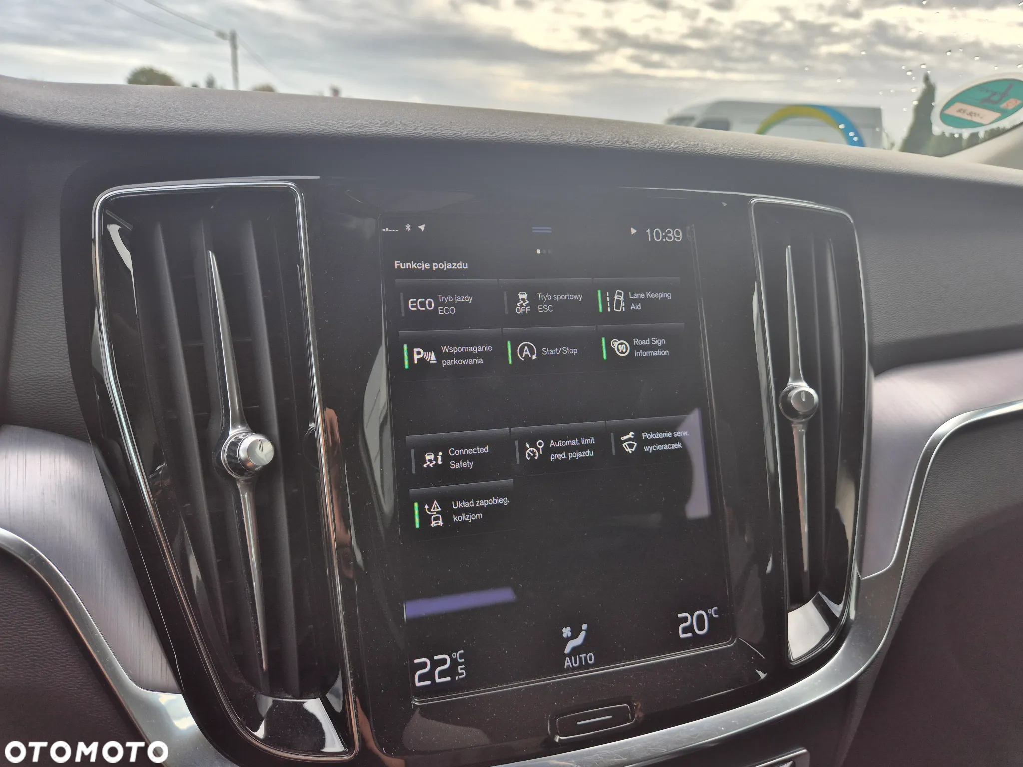 Volvo V60 B3 B DKG Momentum - 30