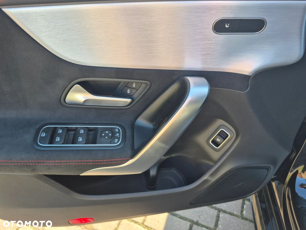 Mercedes-Benz CLA 180 d 7G-DCT AMG Line - 19