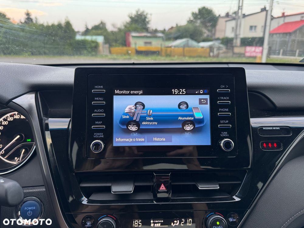 Toyota Camry 2.5 Hybrid Comfort CVT - 18