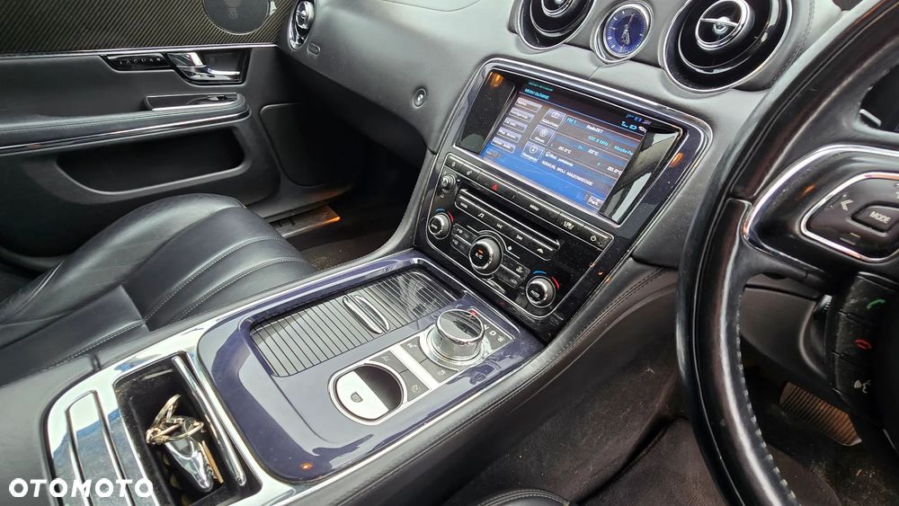Jaguar XJ 3.0 D V6 Luxury - 14