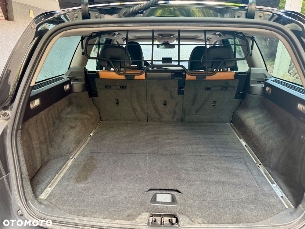 Volvo XC 70 - 35