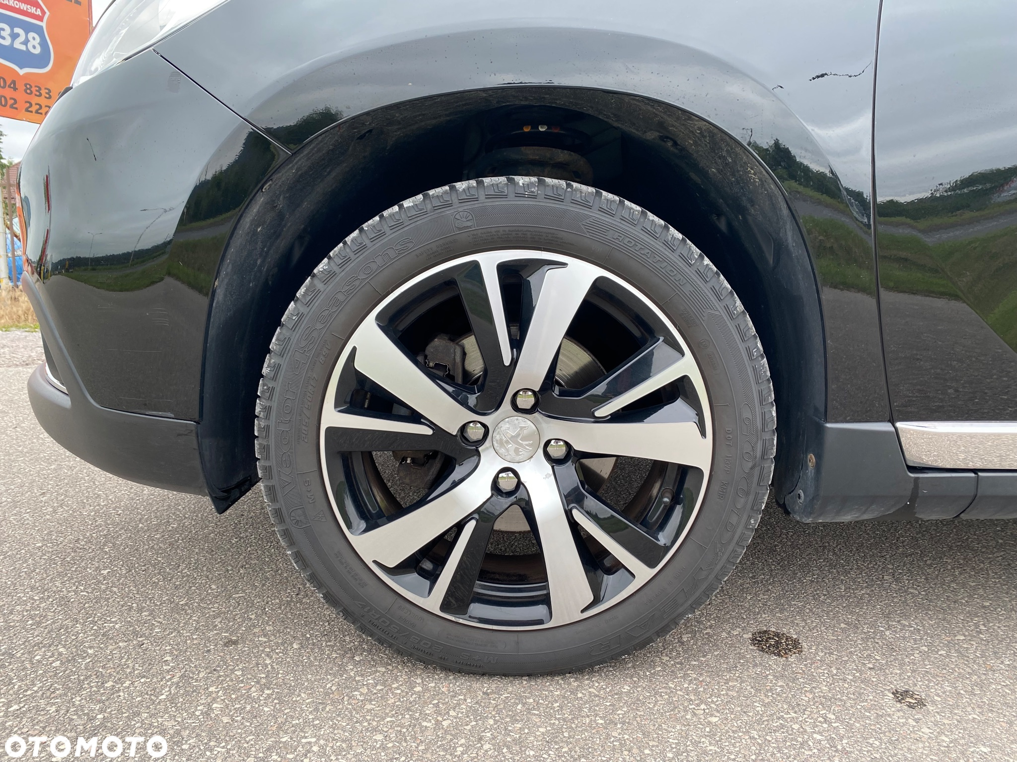 Peugeot 2008 1.6 e-HDi Allure S&S - 21
