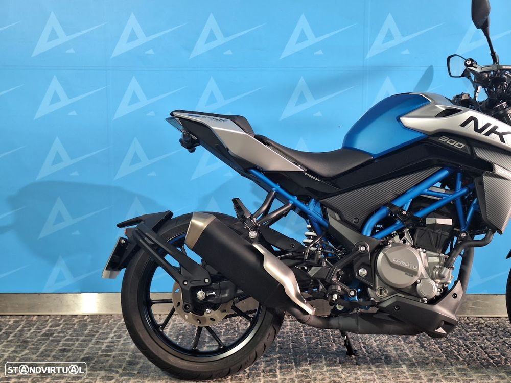 CF Moto 300NK - 4