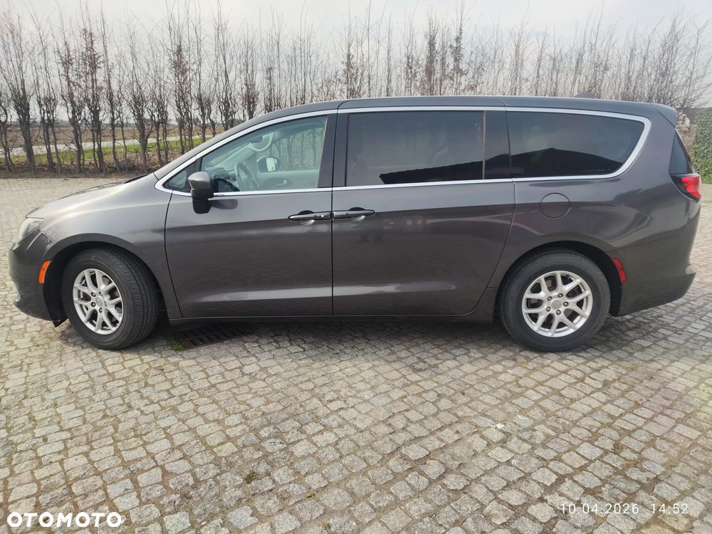 Chrysler Pacifica - 4