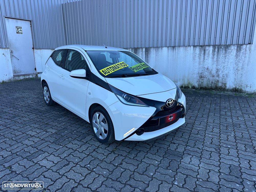 Toyota Aygo x-shift x-play - 3