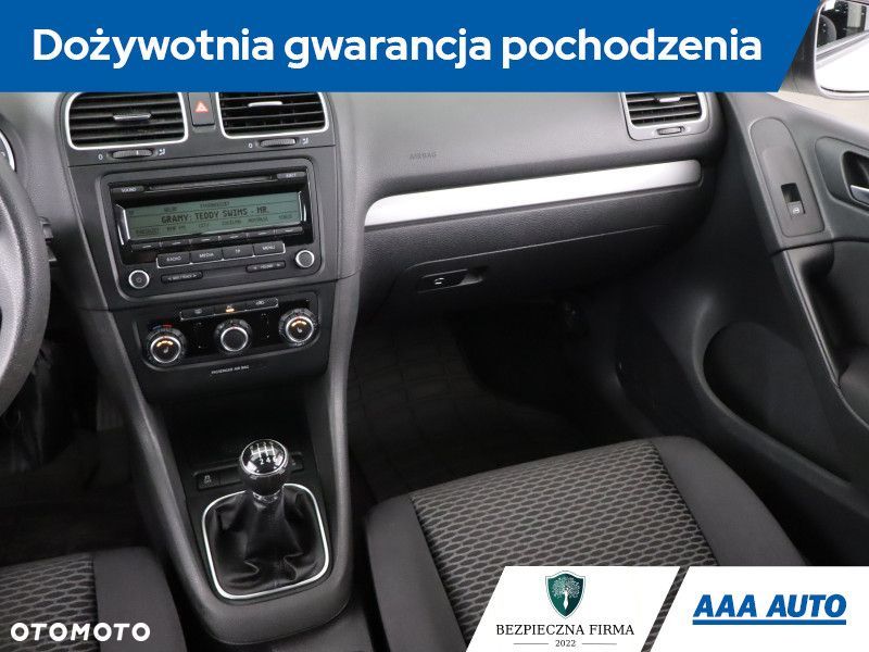 Volkswagen Golf - 10