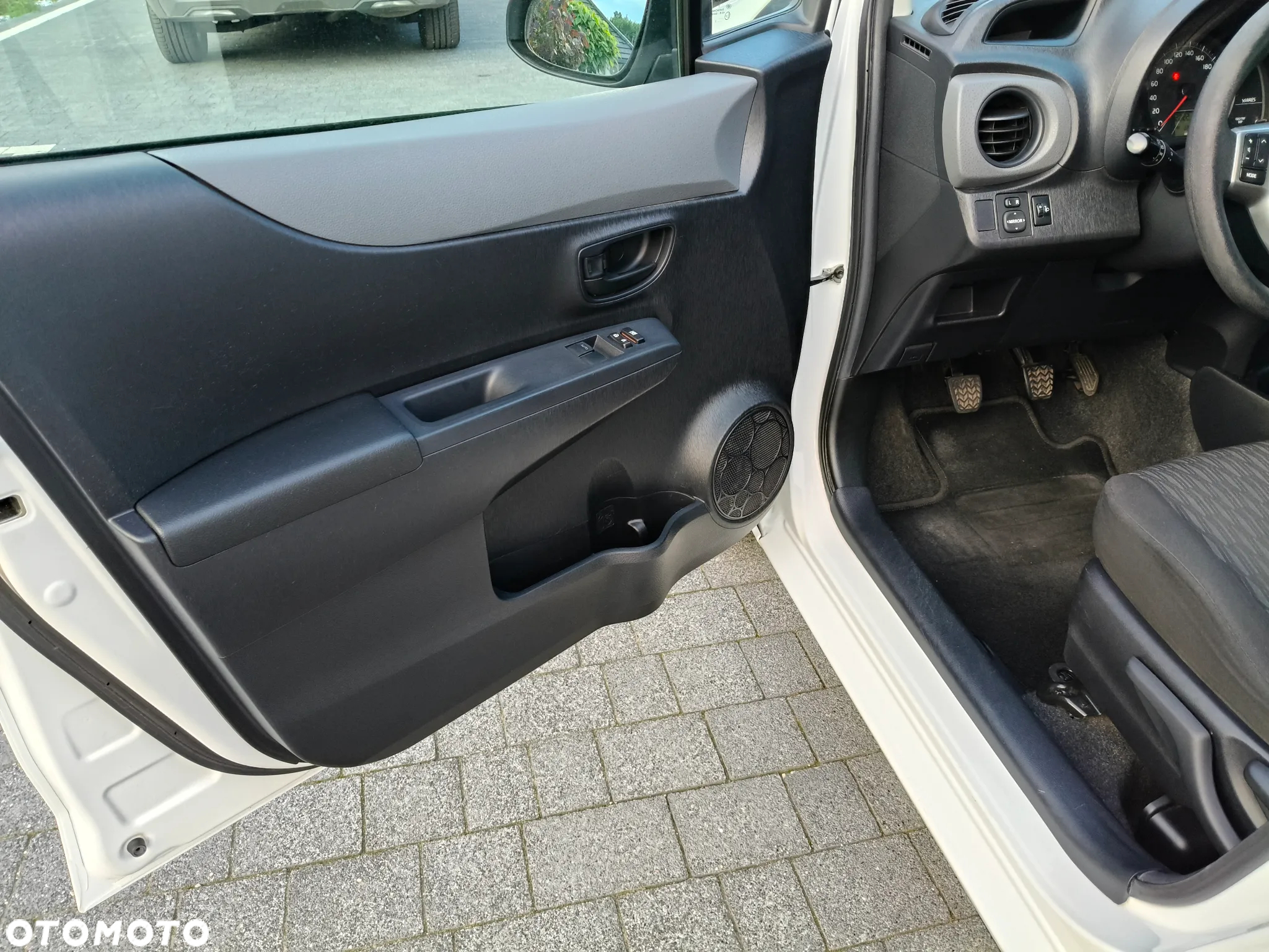 Toyota Yaris 1.0 VVT-i Cool - 16