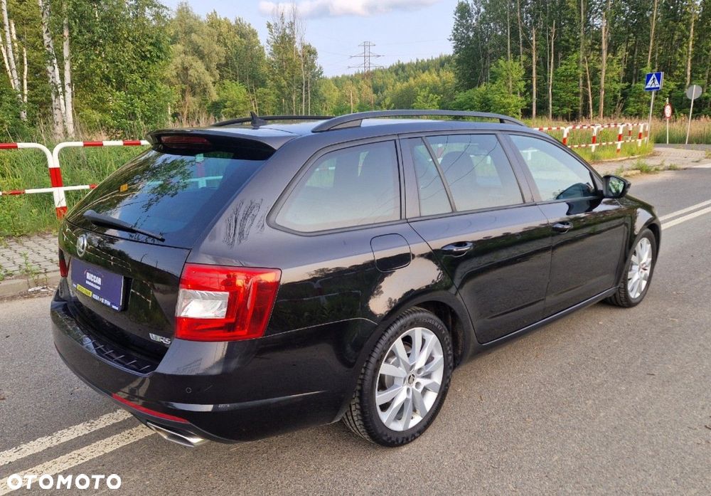 Skoda Octavia Combi 2.0 TDI (Green tec) RS - 9