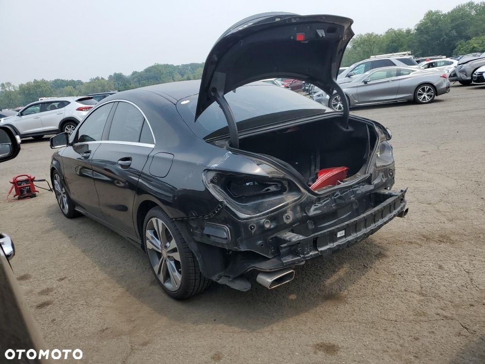 Mercedes-Benz CLA 250 7G-DCT StreetStyle - 3