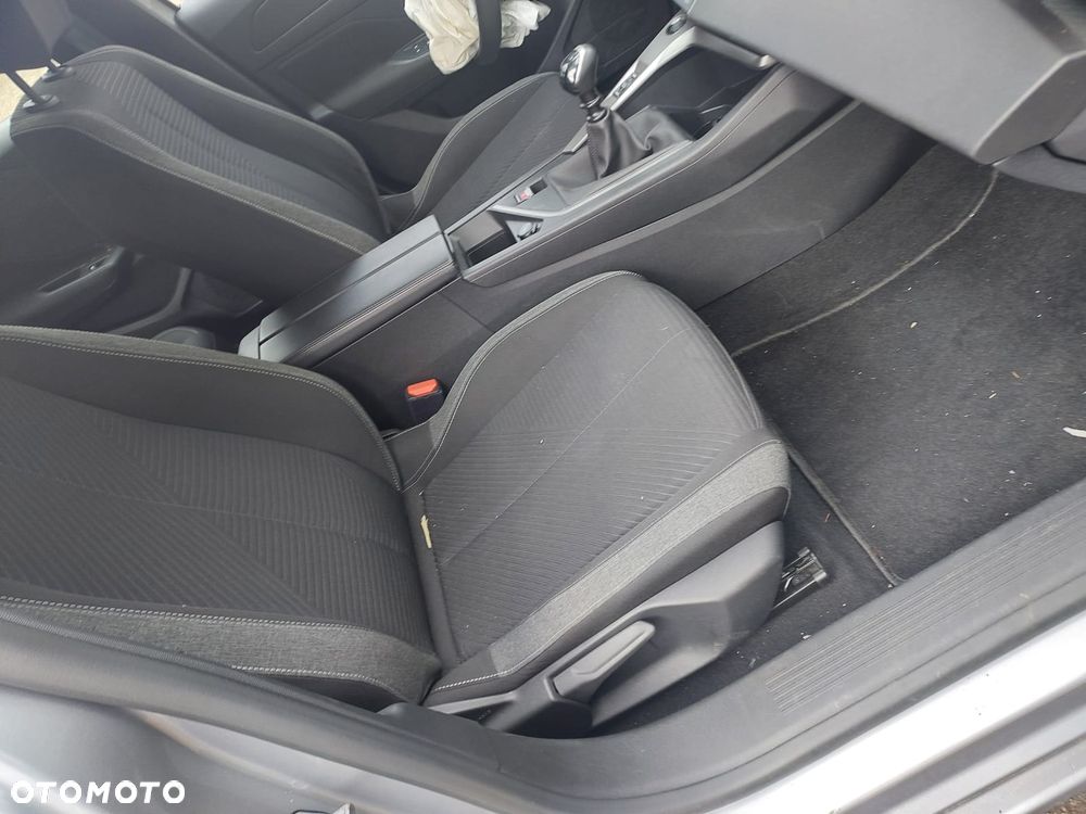 Peugeot 308 - 15