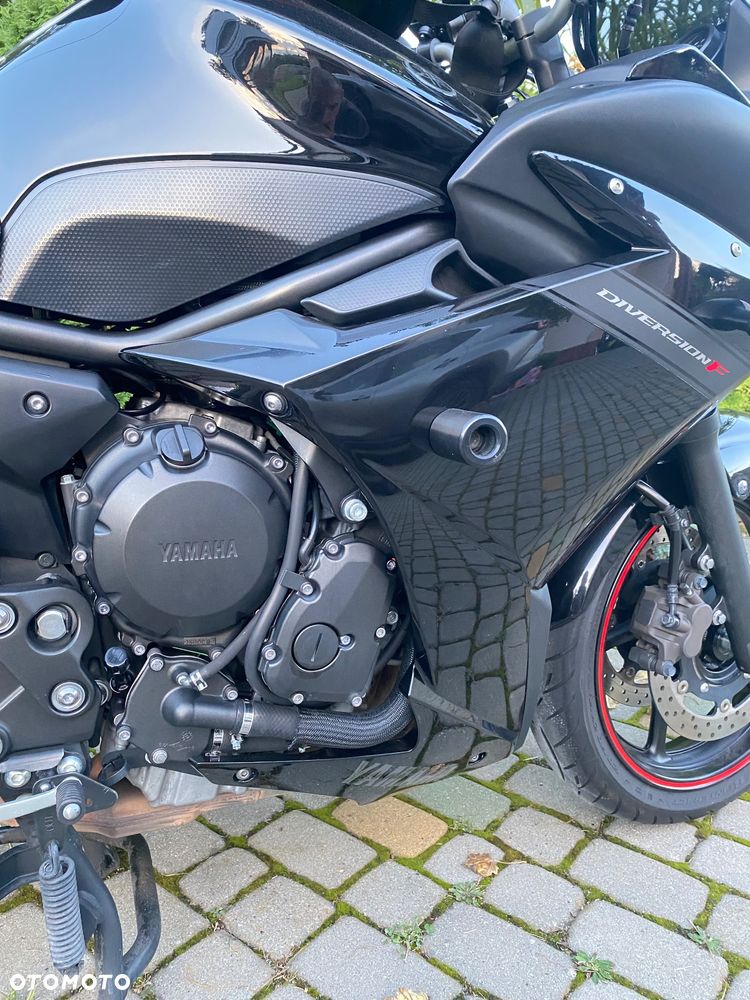 Yamaha XJ - 6