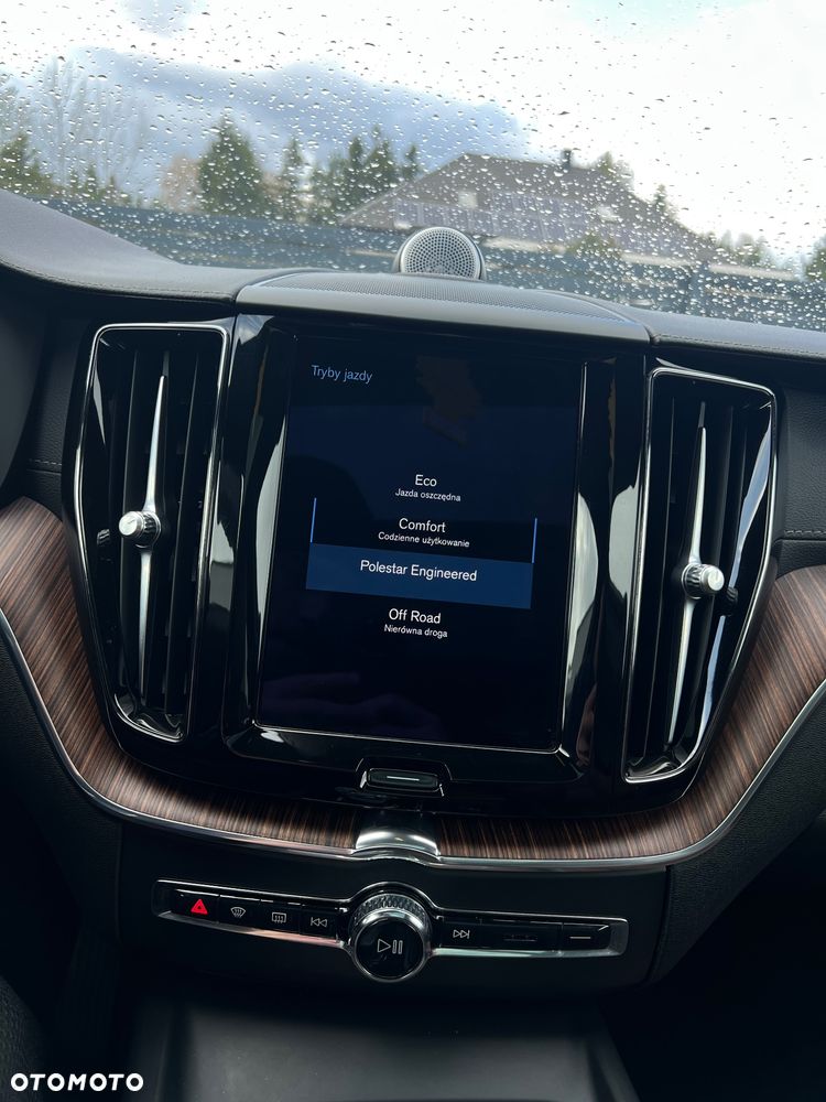 Volvo XC 60 B5 D AWD Inscription - 38