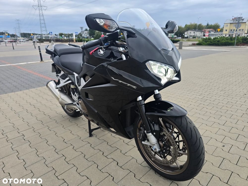 Honda VFR - 4
