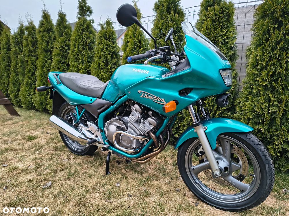 Yamaha XJ - 6